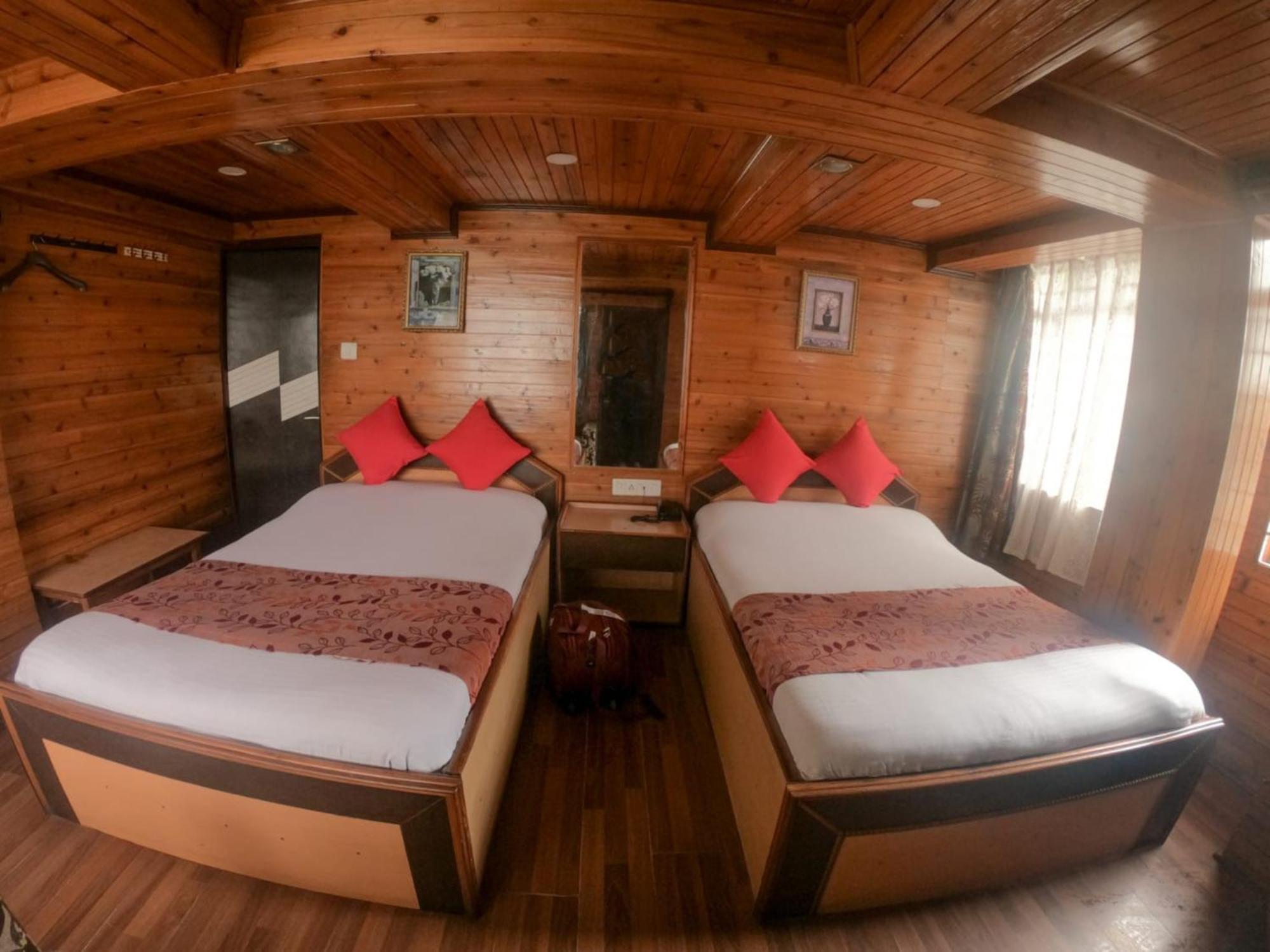 Grg Broadway Mall Road Darjeeling By Royal Collection Hotel المظهر الخارجي الصورة